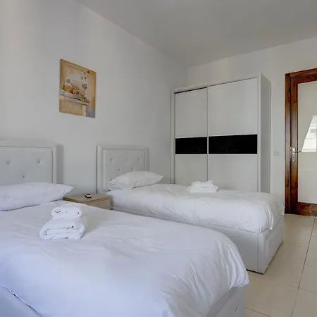 Apartment Modern 3br In The Centre Of Sliema *