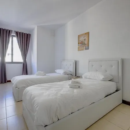 Modern 3br In The Centre Of Sliema 아파트